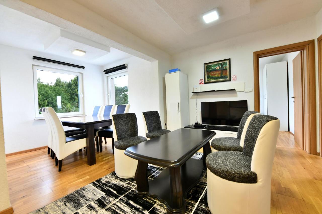 Lora Apartment Rakovica Luaran gambar