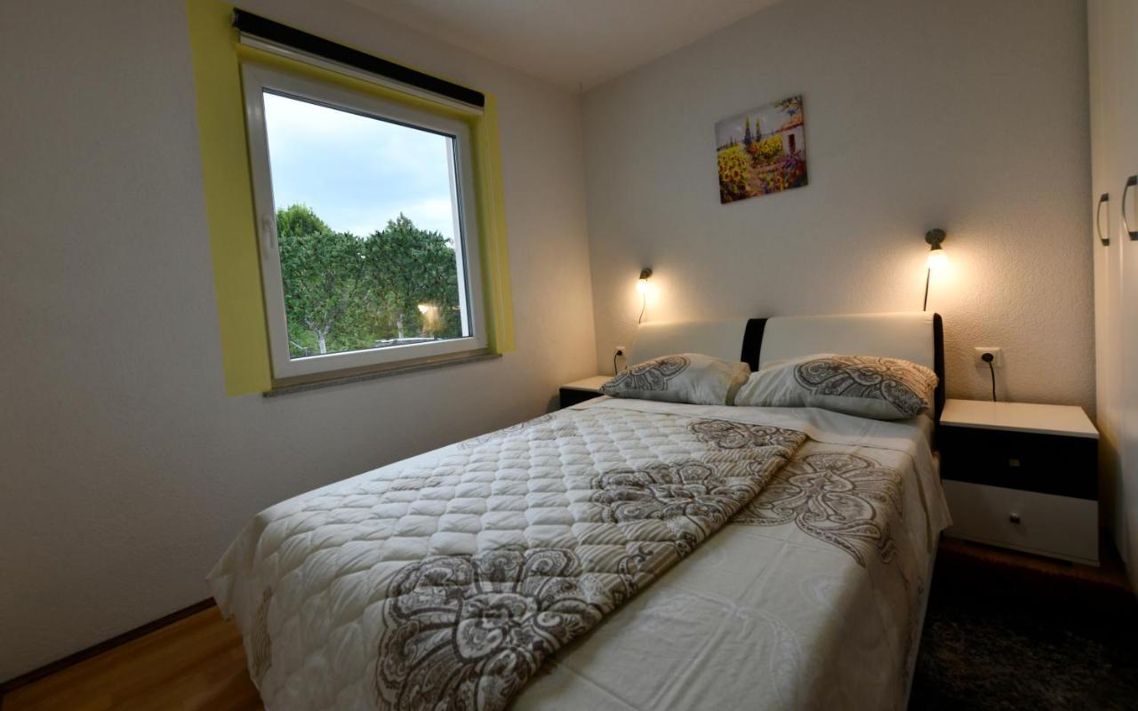 Lora Apartment Rakovica Luaran gambar