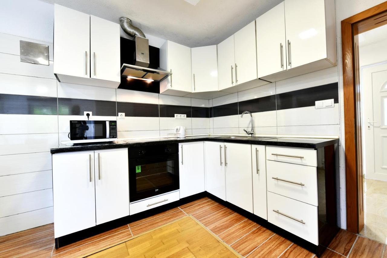 Lora Apartment Rakovica Luaran gambar