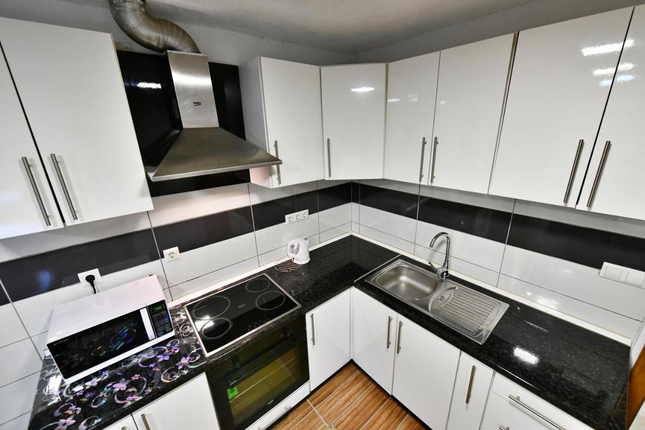 Lora Apartment Rakovica Luaran gambar